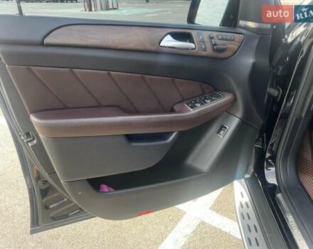 Черный Мерседес ГЛ-класс, объемом двигателя 3 л и пробегом 212 тыс. км за 21500 $, фото 3 на Automoto.ua