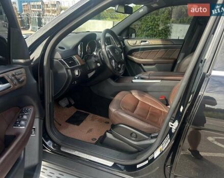 Черный Мерседес ГЛ-класс, объемом двигателя 3 л и пробегом 212 тыс. км за 21500 $, фото 2 на Automoto.ua