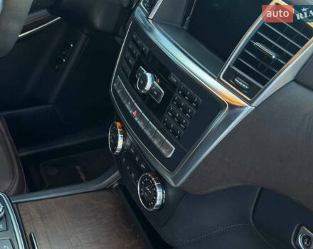 Черный Мерседес ГЛ-класс, объемом двигателя 5.46 л и пробегом 148 тыс. км за 42000 $, фото 16 на Automoto.ua