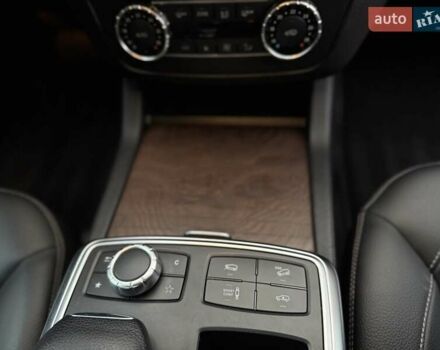 Мерседес ГЛ-класс 2015 в Киеве на Automoto.ua Черный Мерседес ГЛ-класс, объемом двигателя 3 л и пробегом 229 тыс. км за 30900 $, фото 40 на Automoto.ua