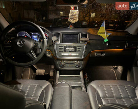 Чорний Мерседес ГЛ-Клас, об'ємом двигуна 2.99 л та пробігом 350 тис. км за 25000 $, фото 6 на Automoto.ua