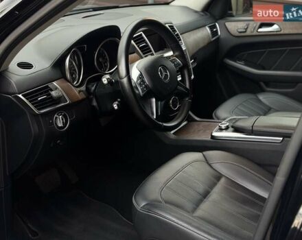 Мерседес ГЛ-класс 2015 в Киеве на Automoto.ua Черный Мерседес ГЛ-класс, объемом двигателя 3 л и пробегом 229 тыс. км за 30900 $, фото 30 на Automoto.ua