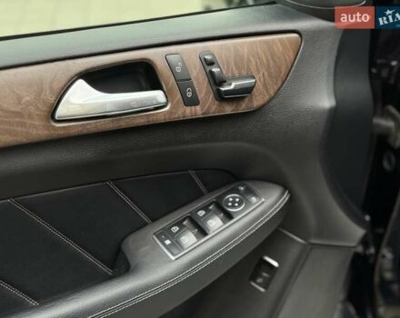 Мерседес ГЛ-класс 2015 в Киеве на Automoto.ua Черный Мерседес ГЛ-класс, объемом двигателя 3 л и пробегом 229 тыс. км за 30900 $, фото 34 на Automoto.ua