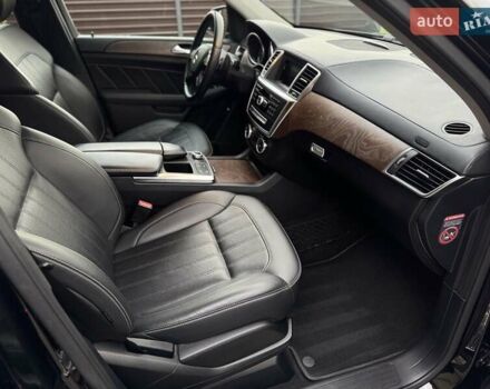 Мерседес ГЛ-класс 2015 в Киеве на Automoto.ua Черный Мерседес ГЛ-класс, объемом двигателя 3 л и пробегом 229 тыс. км за 30900 $, фото 37 на Automoto.ua