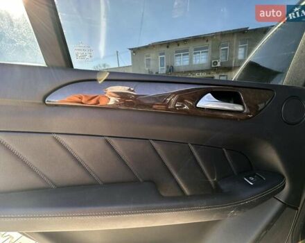 Мерседес ГЛ-класс 2015 в Залещиках на Automoto.ua Черный Мерседес ГЛ-класс, объемом двигателя 2.99 л и пробегом 282 тыс. км за 27200 $, фото 10 на Automoto.ua