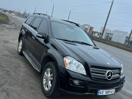 Черный Мерседес ГЛ-класс, объемом двигателя 5.5 л и пробегом 320 тыс. км за 10500 $, фото 1 на Automoto.ua