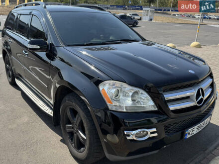 Мерседес ГЛ-Клас 2006 у Миколаєві на Automoto.ua Чорний Мерседес ГЛ-Клас, об'ємом двигуна 4.7 л та пробігом 275 тис. км за 14500 $, фото 1 на Automoto.ua