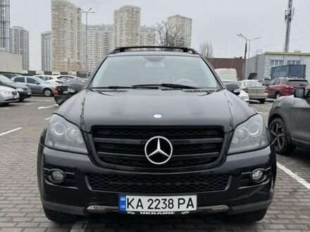 Мерседес ГЛ-Клас 2006 у Києві на Automoto.ua Чорний Мерседес ГЛ-Клас, об'ємом двигуна 5.46 л та пробігом 305 тис. км за 15000 $, фото 1 на Automoto.ua