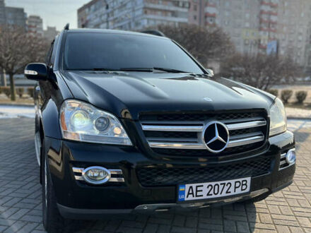 Мерседес ГЛ-Клас 2006 у Запоріжжя на Automoto.ua Чорний Мерседес ГЛ-Клас, об'ємом двигуна 4.7 л та пробігом 266 тис. км за 14500 $, фото 1 на Automoto.ua