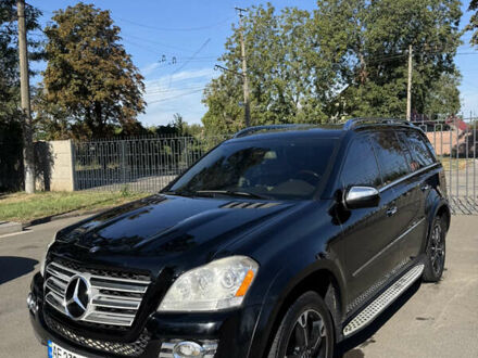 Черный Мерседес ГЛ-класс, объемом двигателя 5.46 л и пробегом 235 тыс. км за 12900 $, фото 1 на Automoto.ua