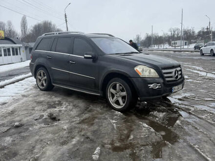Черный Мерседес ГЛ-класс, объемом двигателя 4.7 л и пробегом 300 тыс. км за 7000 $, фото 1 на Automoto.ua
