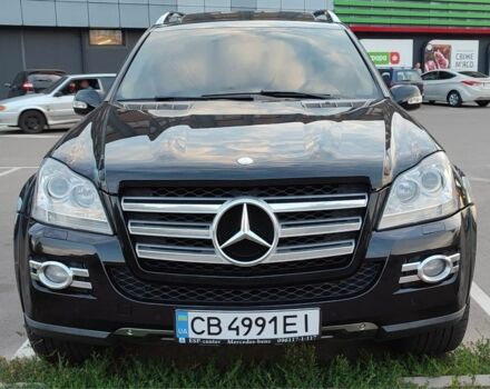 Черный Мерседес ГЛ-класс, объемом двигателя 5.5 л и пробегом 245 тыс. км за 17000 $, фото 1 на Automoto.ua