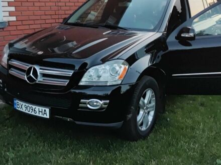Черный Мерседес ГЛ-класс, объемом двигателя 4.7 л и пробегом 490 тыс. км за 12800 $, фото 1 на Automoto.ua