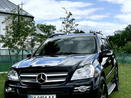 Черный Мерседес ГЛ-класс, объемом двигателя 4.66 л и пробегом 205 тыс. км за 12000 $, фото 1 на Automoto.ua