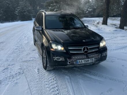 Черный Мерседес ГЛ-класс, объемом двигателя 4.7 л и пробегом 335 тыс. км за 8800 $, фото 1 на Automoto.ua
