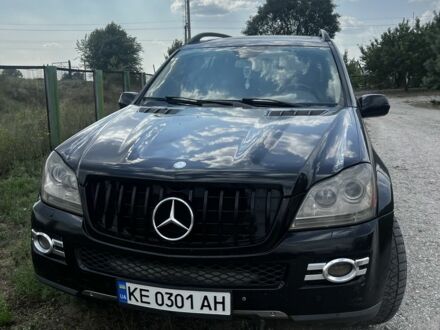 Мерседес ГЛ-класс 2007 в Каменское - Днепродзержинск на Automoto.ua Черный Мерседес ГЛ-класс, объемом двигателя 4.7 л и пробегом 299 тыс. км за 7999 $, фото 1 на Automoto.ua