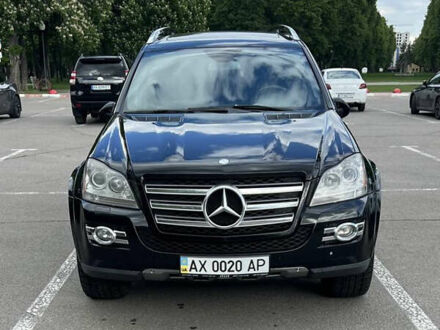 Черный Мерседес ГЛ-класс, объемом двигателя 5.5 л и пробегом 250 тыс. км за 14000 $, фото 1 на Automoto.ua