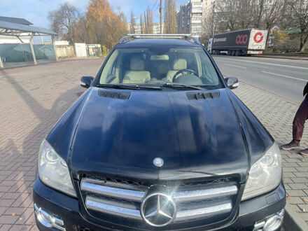 Черный Мерседес ГЛ-класс, объемом двигателя 4.66 л и пробегом 288 тыс. км за 10000 $, фото 1 на Automoto.ua