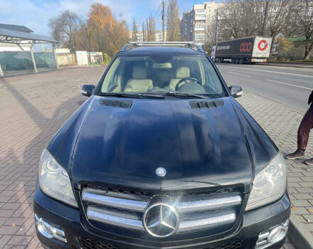 Черный Мерседес ГЛ-класс, объемом двигателя 4.66 л и пробегом 288 тыс. км за 10000 $, фото 1 на Automoto.ua