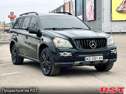 Черный Мерседес ГЛ-класс, объемом двигателя 4.7 л и пробегом 28000 тыс. км за 13450 $, фото 1 на Automoto.ua