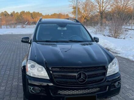 Черный Мерседес ГЛ-класс, объемом двигателя 4.66 л и пробегом 310 тыс. км за 8000 $, фото 1 на Automoto.ua