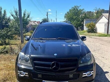 Черный Мерседес ГЛ-класс, объемом двигателя 4.7 л и пробегом 37 тыс. км за 9000 $, фото 1 на Automoto.ua