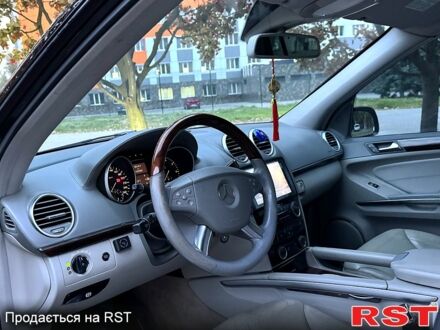 Черный Мерседес ГЛ-класс, объемом двигателя 5.5 л и пробегом 165 тыс. км за 10500 $, фото 1 на Automoto.ua