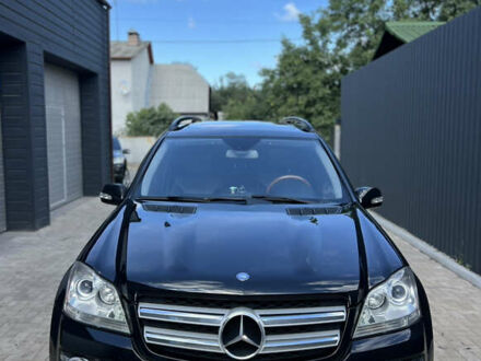 Чорний Мерседес ГЛ-Клас, об'ємом двигуна 4.66 л та пробігом 290 тис. км за 14000 $, фото 1 на Automoto.ua