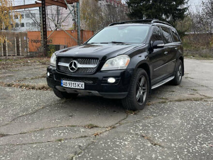 Черный Мерседес ГЛ-класс, объемом двигателя 5.46 л и пробегом 249 тыс. км за 10000 $, фото 1 на Automoto.ua