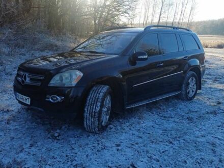 Черный Мерседес ГЛ-класс, объемом двигателя 4.7 л и пробегом 230 тыс. км за 12000 $, фото 1 на Automoto.ua