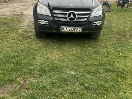 Черный Мерседес ГЛ-класс, объемом двигателя 5.46 л и пробегом 307 тыс. км за 11750 $, фото 1 на Automoto.ua