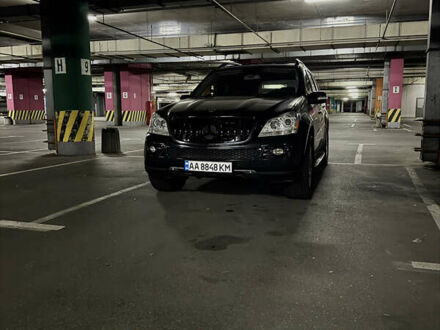 Чорний Мерседес ГЛ-Клас, об'ємом двигуна 4.66 л та пробігом 320 тис. км за 8900 $, фото 1 на Automoto.ua