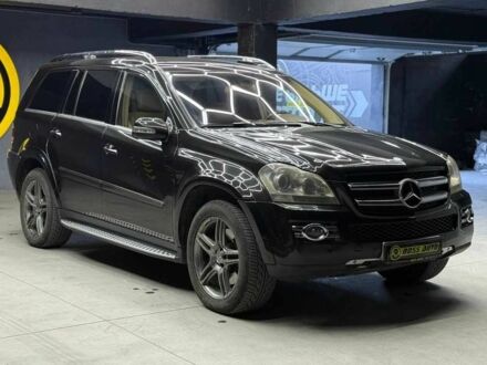 Черный Мерседес ГЛ-класс, объемом двигателя 4.7 л и пробегом 400 тыс. км за 10800 $, фото 1 на Automoto.ua
