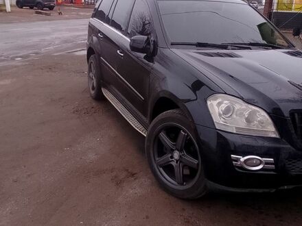 Чорний Мерседес ГЛ-Клас, об'ємом двигуна 5.6 л та пробігом 350 тис. км за 14000 $, фото 1 на Automoto.ua