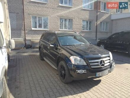 Мерседес ГЛ-Клас 2008 у Дніпро (Дніпропетровську) на Automoto.ua Чорний Мерседес ГЛ-Клас, об'ємом двигуна 5.46 л та пробігом 208 тис. км за 11800 $, фото 1 на Automoto.ua
