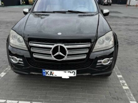 Черный Мерседес ГЛ-класс, объемом двигателя 0 л и пробегом 332 тыс. км за 12000 $, фото 1 на Automoto.ua