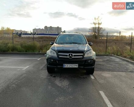 Черный Мерседес ГЛ-класс, объемом двигателя 5.46 л и пробегом 293 тыс. км за 12000 $, фото 1 на Automoto.ua
