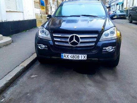 Черный Мерседес ГЛ-класс, объемом двигателя 5.5 л и пробегом 198 тыс. км за 9000 $, фото 1 на Automoto.ua