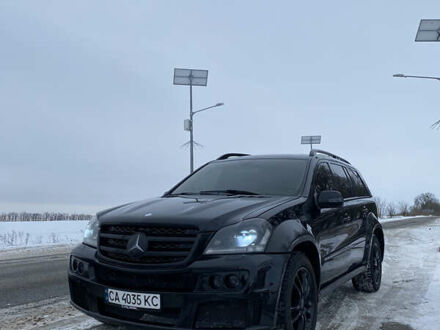 Черный Мерседес ГЛ-класс, объемом двигателя 5.46 л и пробегом 305 тыс. км за 19000 $, фото 1 на Automoto.ua