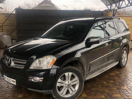 Черный Мерседес ГЛ-класс, объемом двигателя 4.7 л и пробегом 180 тыс. км за 9999 $, фото 1 на Automoto.ua