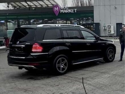 Чорний Мерседес ГЛ-Клас, об'ємом двигуна 0 л та пробігом 250 тис. км за 14000 $, фото 1 на Automoto.ua