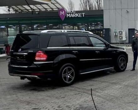 Черный Мерседес ГЛ-класс, объемом двигателя 0 л и пробегом 250 тыс. км за 14000 $, фото 1 на Automoto.ua