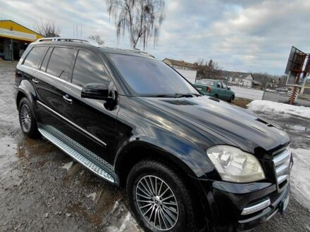 Черный Мерседес ГЛ-класс, объемом двигателя 5.5 л и пробегом 100 тыс. км за 389 $, фото 1 на Automoto.ua