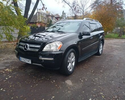 Черный Мерседес ГЛ-класс, объемом двигателя 3 л и пробегом 200 тыс. км за 15000 $, фото 1 на Automoto.ua