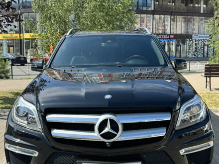 Мерседес ГЛ-Клас 2013 у Києві на Automoto.ua Чорний Мерседес ГЛ-Клас, об'ємом двигуна 4.7 л та пробігом 212 тис. км за 27900 $, фото 1 на Automoto.ua