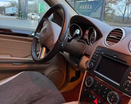 Коричневый Мерседес ГЛ-класс, объемом двигателя 3 л и пробегом 265 тыс. км за 17000 $, фото 4 на Automoto.ua