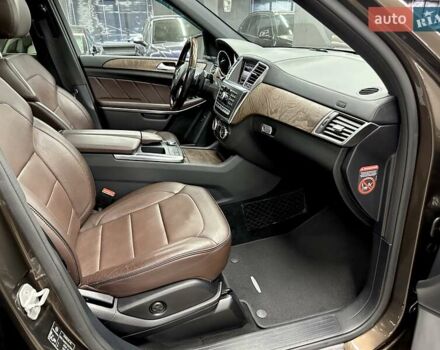 Мерседес ГЛ-Клас 2013 у Харкові на Automoto.ua Коричневий Мерседес ГЛ-Клас, об'ємом двигуна 3 л та пробігом 192 тис. км за 25600 $, фото 36 на Automoto.ua