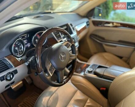 Коричневый Мерседес ГЛ-класс, объемом двигателя 4.66 л и пробегом 217 тыс. км за 27000 $, фото 16 на Automoto.ua