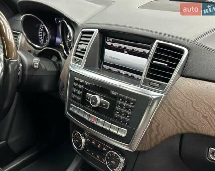 Мерседес ГЛ-Клас 2013 у Харкові на Automoto.ua Коричневий Мерседес ГЛ-Клас, об'ємом двигуна 3 л та пробігом 192 тис. км за 25600 $, фото 41 на Automoto.ua