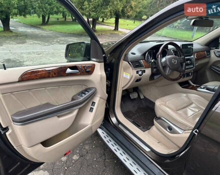 Коричневый Мерседес ГЛ-класс, объемом двигателя 2.99 л и пробегом 280 тыс. км за 21000 $, фото 21 на Automoto.ua